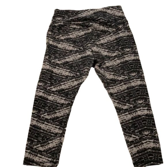 PBX Pro Capri Length Printed Workout Pants L - Picture 3 of 5
